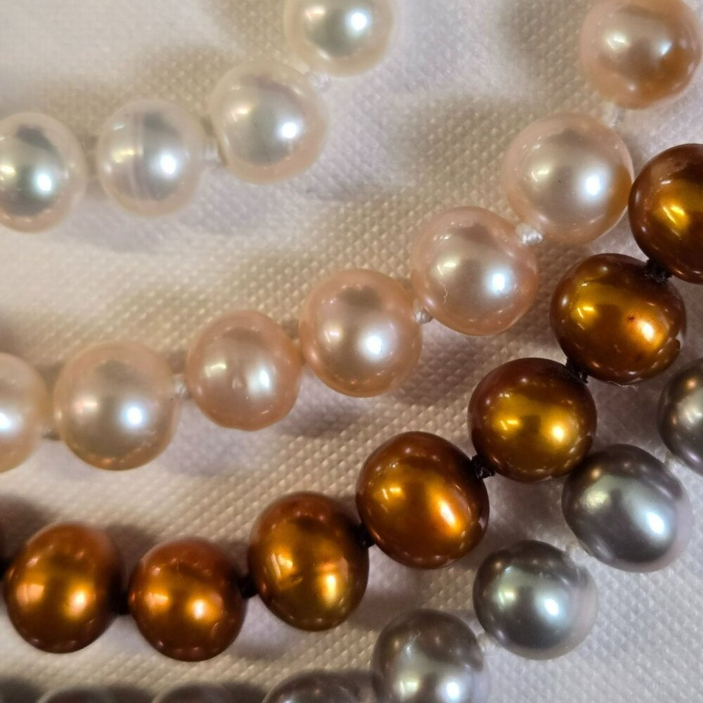 Set 4 Faux Pearl Necklaces White Pink Bronze Gray Beaded 17in Strand Jewelry - Picture 3 of 7